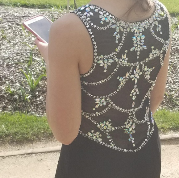 Black and silver dress - Picture 6 of 6